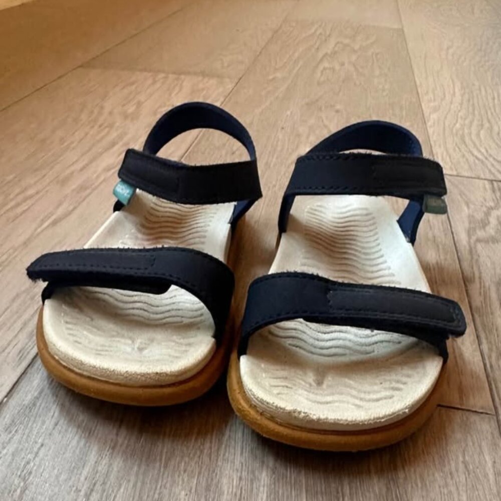 Native Toddler Sandals, Size 7.5-8 - Picture 2 of 5